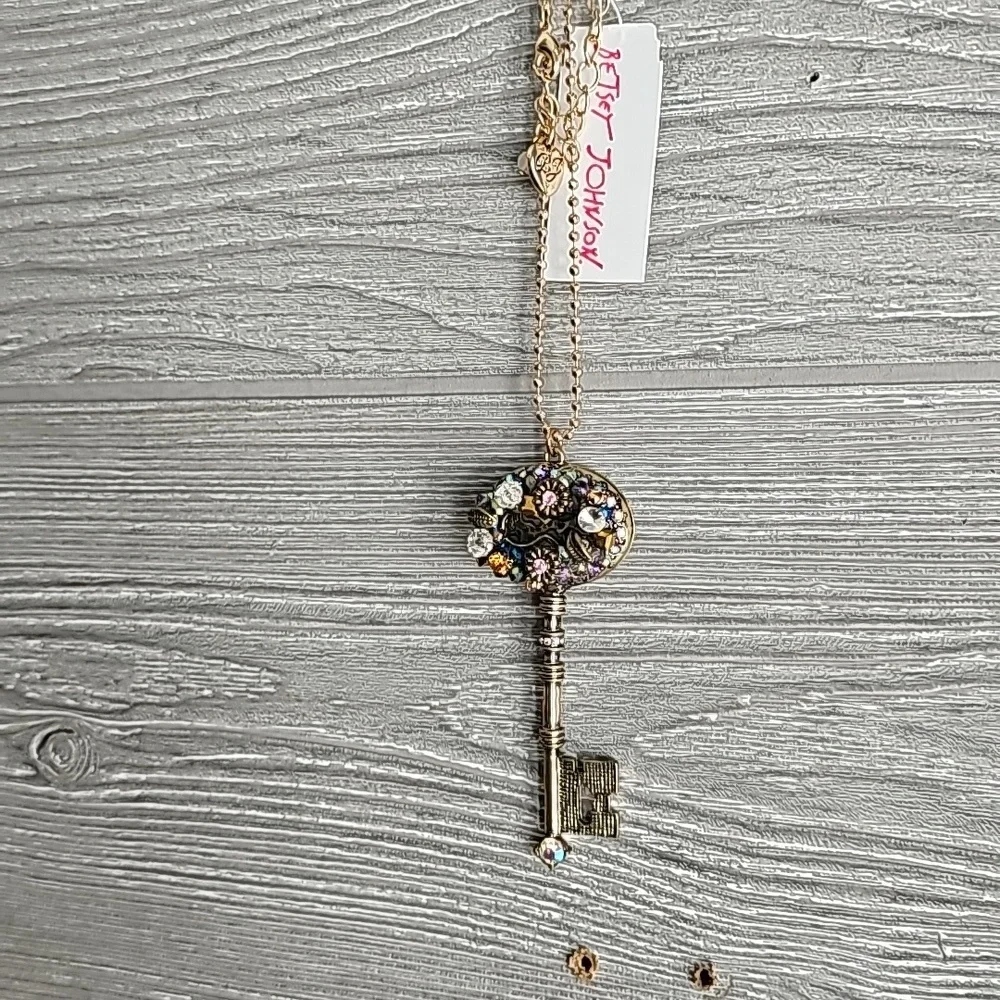 Betsey Johnson Key Pendent Necklace - Picture 2 of 6